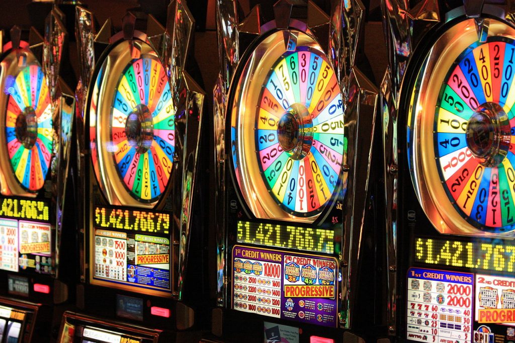 how are slot machines programed